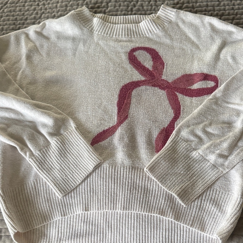 abercrombie kids Cream Sweater with Pink Bow Graphic. Size 9/10.